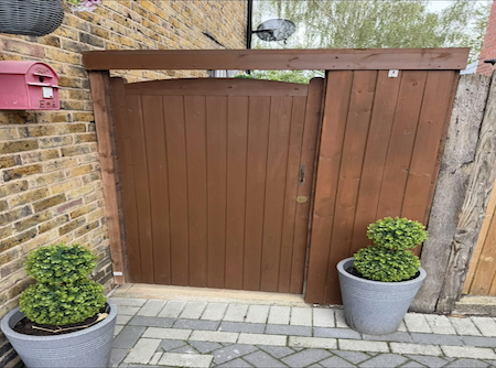 Gallery gate